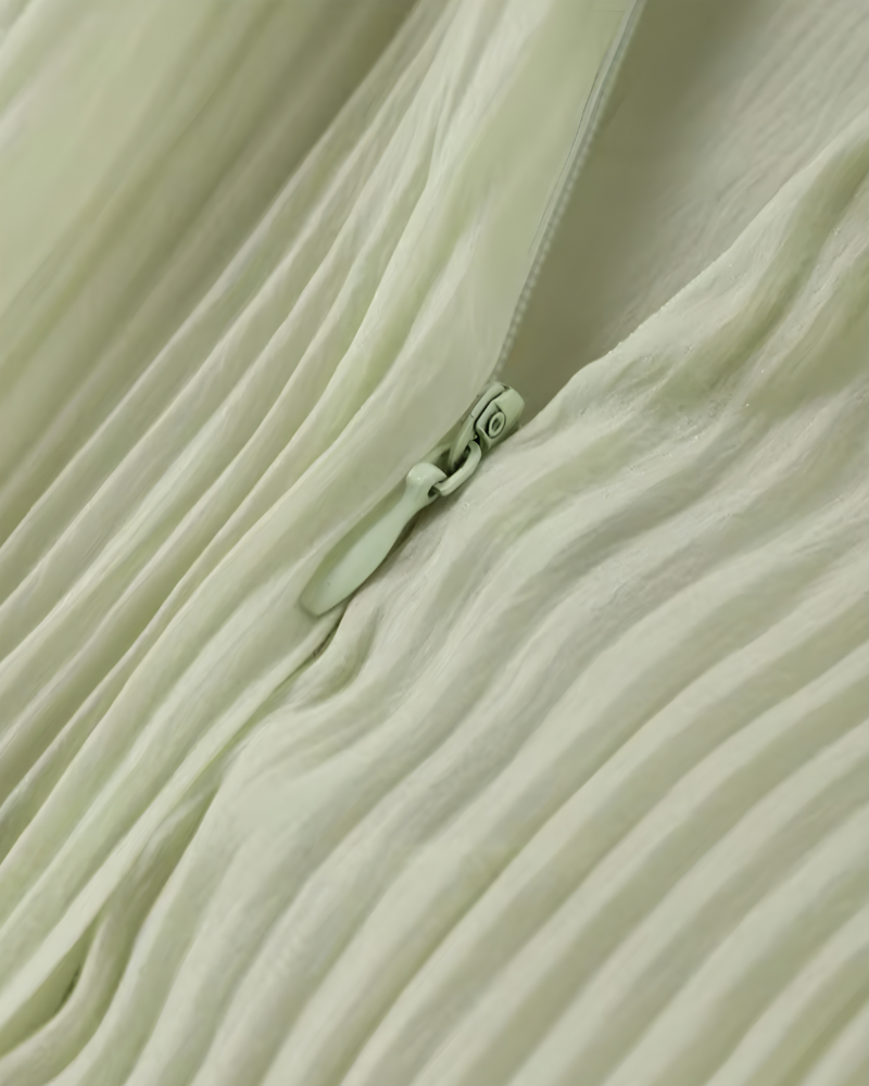 CONSTANCE | ROBE PLISSÉE À COL EN V