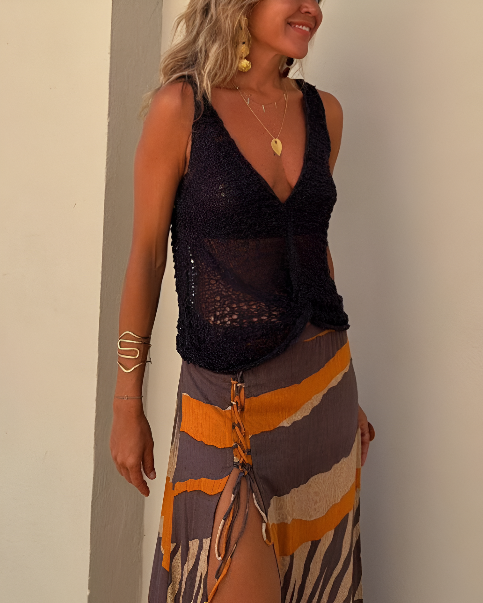 SOLENA RAY | TEXTURED V-NECK TOP