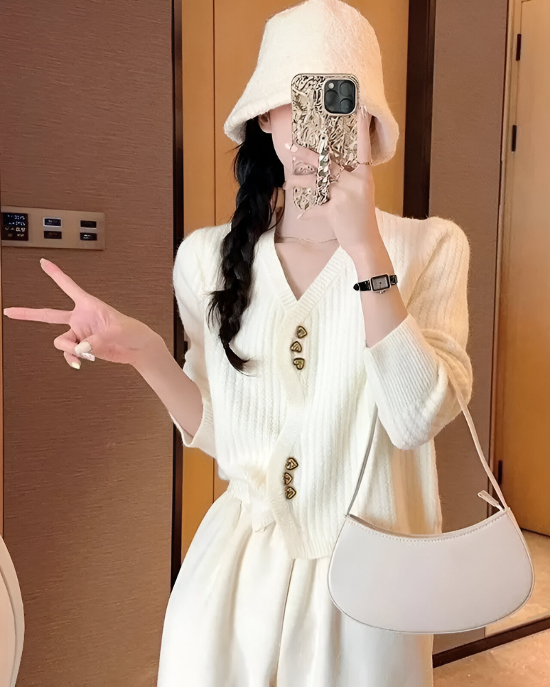 AMORIA | 3 HEARTS BUTTON KNIT